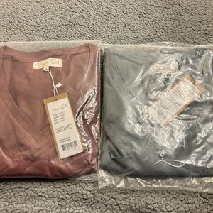 NWT Bundle of 2 Niyama SOL Yoga Pocket Tee Shirts, Mauve & Cement ( Blueish Gray